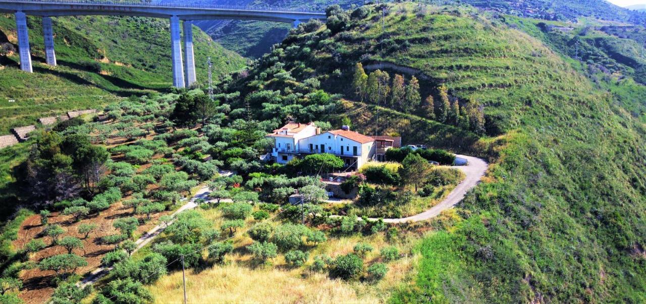 Tenuta Petreria Санто-Стефано-ді-Камастра Екстер'єр фото